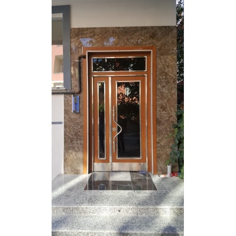 Apartman Kapıları